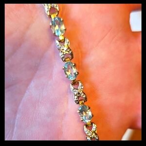 Gold Bracelet With Diamonds & Aquamarine